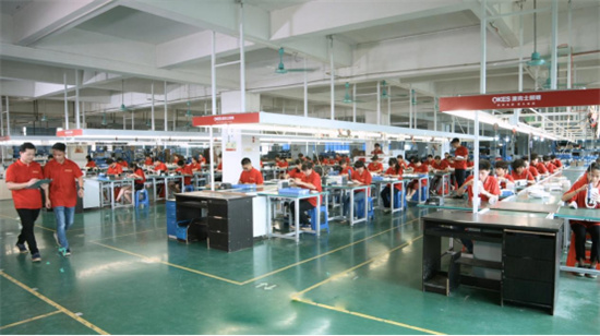 澳克士照(zhào)明(míng):燃情獻禮祖國(guó)華誕,嗨翻全場(chǎng)